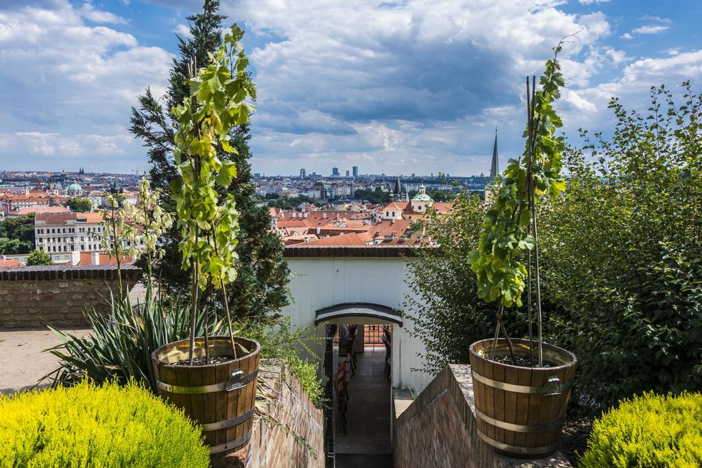 Hotel Golden Well Prag Exterior foto